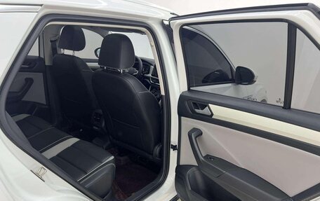 Volkswagen T-Roc I, 2023 год, 1 320 000 рублей, 11 фотография