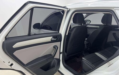 Volkswagen T-Roc I, 2023 год, 1 320 000 рублей, 10 фотография