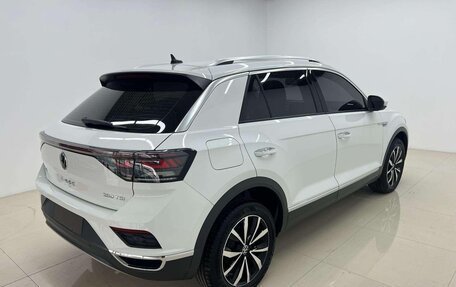 Volkswagen T-Roc I, 2023 год, 1 320 000 рублей, 4 фотография
