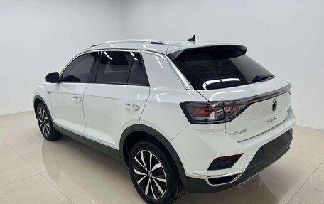Volkswagen T-Roc I, 2023 год, 1 320 000 рублей, 6 фотография