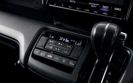 Honda Stepwgn IV, 2021 год, 2 520 000 рублей, 20 фотография