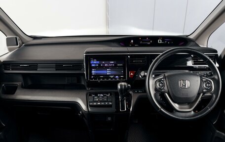 Honda Stepwgn IV, 2021 год, 2 520 000 рублей, 38 фотография