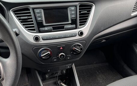 Hyundai Solaris II рестайлинг, 2017 год, 1 180 000 рублей, 11 фотография