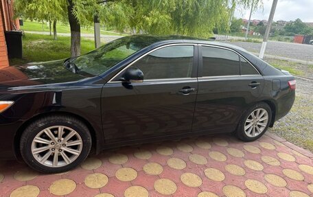 Toyota Camry, 2011 год, 870 000 рублей, 2 фотография