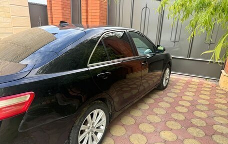 Toyota Camry, 2011 год, 870 000 рублей, 3 фотография