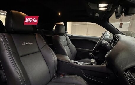 Dodge Challenger III рестайлинг 2, 2019 год, 4 599 999 рублей, 8 фотография