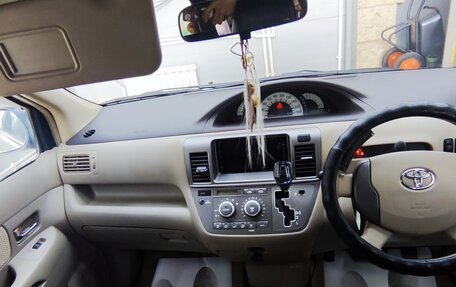 Toyota Raum II, 2008 год, 755 000 рублей, 11 фотография