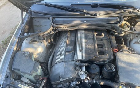BMW 3 серия, 2004 год, 800 000 рублей, 15 фотография