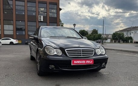 Mercedes-Benz C-Класс, 2005 год, 435 000 рублей, 1 фотография