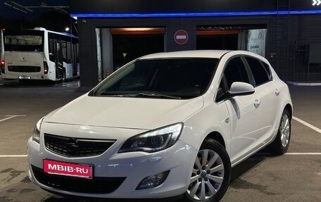 Opel Astra J, 2011 год, 720 000 рублей, 1 фотография