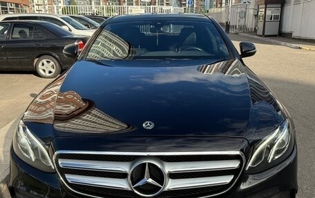 Mercedes-Benz E-Класс, 2019 год, 3 000 000 рублей, 1 фотография