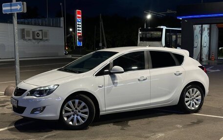 Opel Astra J, 2011 год, 720 000 рублей, 2 фотография