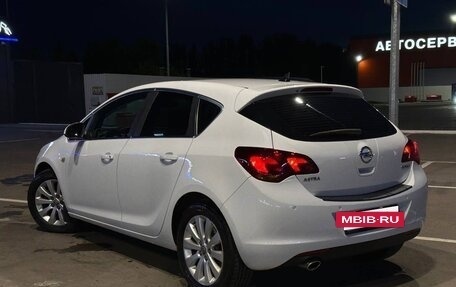 Opel Astra J, 2011 год, 720 000 рублей, 3 фотография