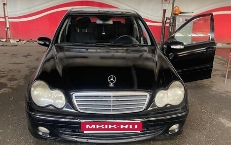 Mercedes-Benz C-Класс, 2005 год, 435 000 рублей, 8 фотография