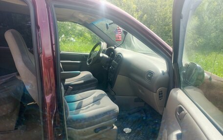 Chrysler Voyager IV, 2001 год, 249 999 рублей, 6 фотография
