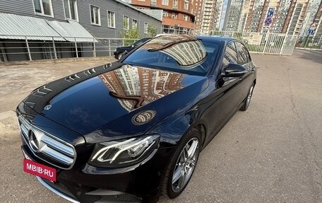 Mercedes-Benz E-Класс, 2019 год, 3 000 000 рублей, 6 фотография