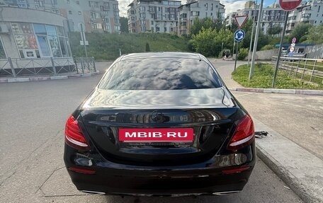 Mercedes-Benz E-Класс, 2019 год, 3 000 000 рублей, 5 фотография