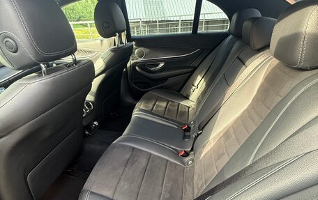 Mercedes-Benz E-Класс, 2019 год, 3 000 000 рублей, 10 фотография
