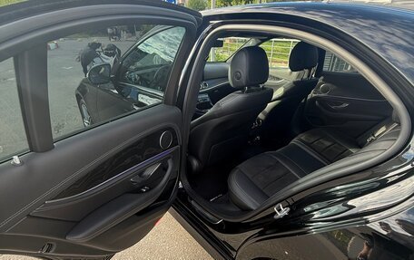 Mercedes-Benz E-Класс, 2019 год, 3 000 000 рублей, 9 фотография
