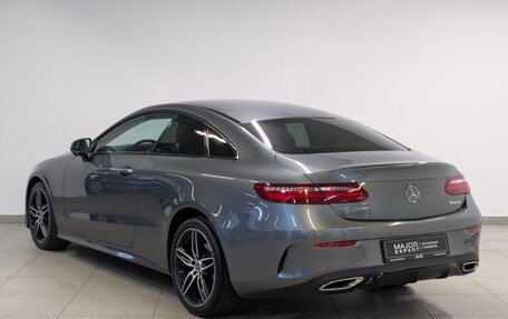 Mercedes-Benz E-Класс, 2019 год, 4 350 000 рублей, 7 фотография