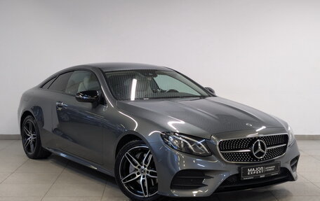 Mercedes-Benz E-Класс, 2019 год, 4 350 000 рублей, 3 фотография