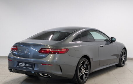 Mercedes-Benz E-Класс, 2019 год, 4 350 000 рублей, 5 фотография