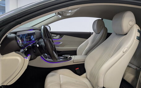 Mercedes-Benz E-Класс, 2019 год, 4 350 000 рублей, 20 фотография
