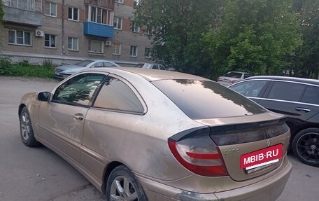 Mercedes-Benz C-Класс, 2004 год, 200 000 рублей, 3 фотография