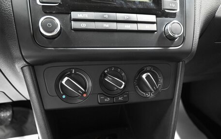 Volkswagen Polo VI (EU Market), 2011 год, 875 000 рублей, 14 фотография