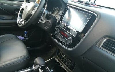 Mitsubishi Outlander III рестайлинг 3, 2019 год, 2 800 000 рублей, 1 фотография