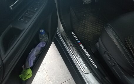 Mitsubishi Outlander III рестайлинг 3, 2019 год, 2 800 000 рублей, 9 фотография