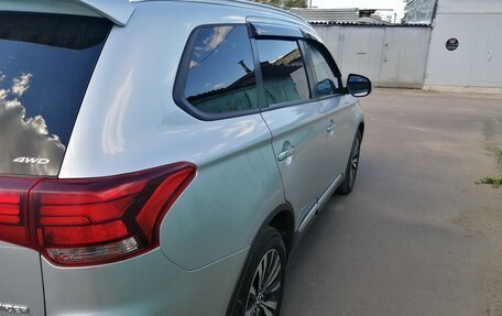 Mitsubishi Outlander III рестайлинг 3, 2019 год, 2 800 000 рублей, 5 фотография