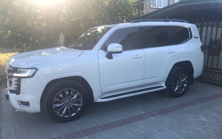 Toyota Land Cruiser, 2022 год, 12 000 000 рублей, 4 фотография