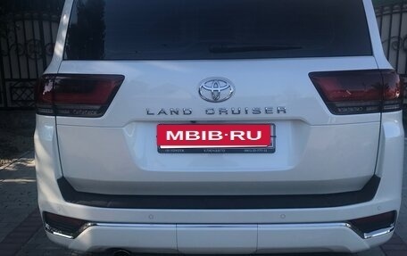 Toyota Land Cruiser, 2022 год, 12 000 000 рублей, 6 фотография