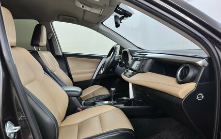 Toyota RAV4, 2016 год, 2 370 000 рублей, 13 фотография
