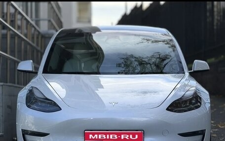 Tesla Model 3 I, 2021 год, 3 300 000 рублей, 1 фотография