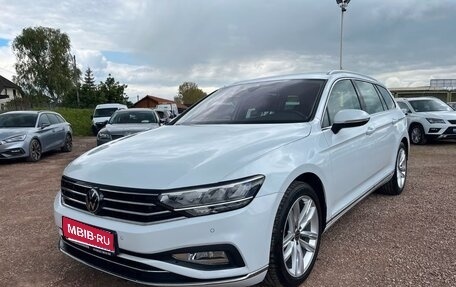Volkswagen Passat B8 рестайлинг, 2022 год, 1 760 000 рублей, 1 фотография