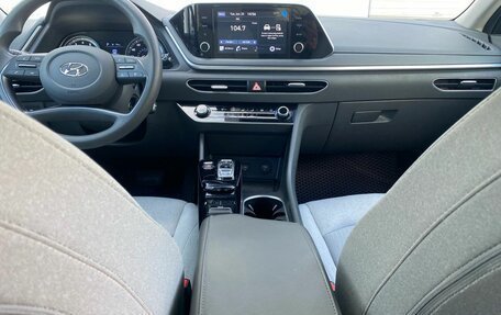 Hyundai Sonata VIII, 2021 год, 2 100 000 рублей, 11 фотография