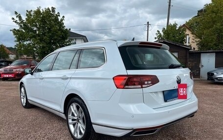 Volkswagen Passat B8 рестайлинг, 2022 год, 1 760 000 рублей, 3 фотография