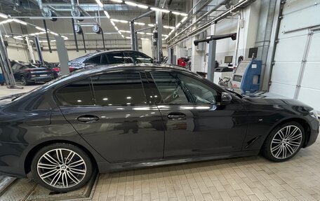 BMW 5 серия, 2019 год, 3 999 999 рублей, 2 фотография