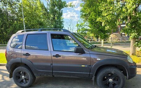 Chevrolet Niva I рестайлинг, 2018 год, 800 000 рублей, 2 фотография