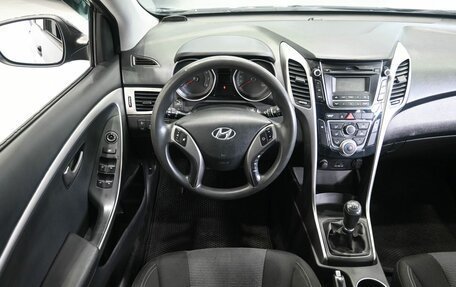 Hyundai i30 II рестайлинг, 2012 год, 949 900 рублей, 12 фотография
