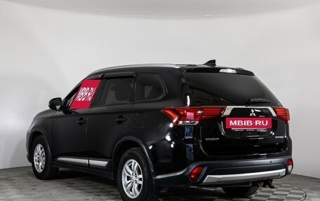 Mitsubishi Outlander III рестайлинг 3, 2017 год, 1 449 000 рублей, 8 фотография