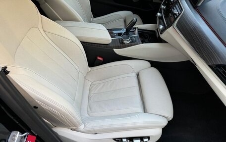 BMW 5 серия, 2018 год, 3 799 000 рублей, 14 фотография