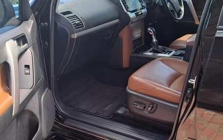 Toyota Land Cruiser Prado 150 рестайлинг 2, 2022 год, 6 300 000 рублей, 7 фотография