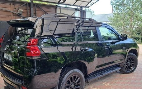 Toyota Land Cruiser Prado 150 рестайлинг 2, 2022 год, 6 300 000 рублей, 3 фотография