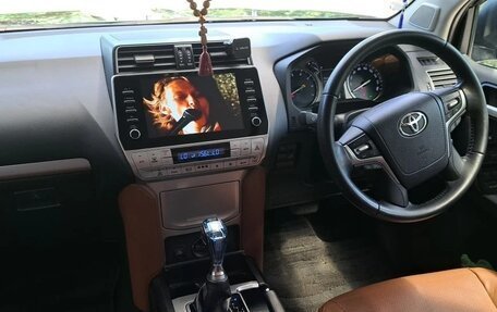 Toyota Land Cruiser Prado 150 рестайлинг 2, 2022 год, 6 300 000 рублей, 9 фотография