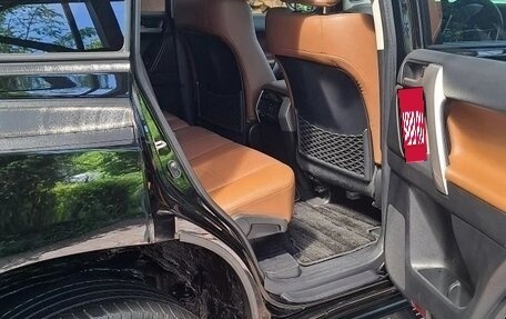 Toyota Land Cruiser Prado 150 рестайлинг 2, 2022 год, 6 300 000 рублей, 6 фотография