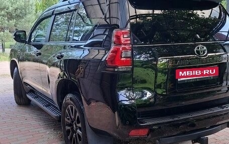 Toyota Land Cruiser Prado 150 рестайлинг 2, 2022 год, 6 300 000 рублей, 4 фотография