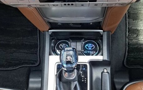 Toyota Land Cruiser Prado 150 рестайлинг 2, 2022 год, 6 300 000 рублей, 14 фотография
